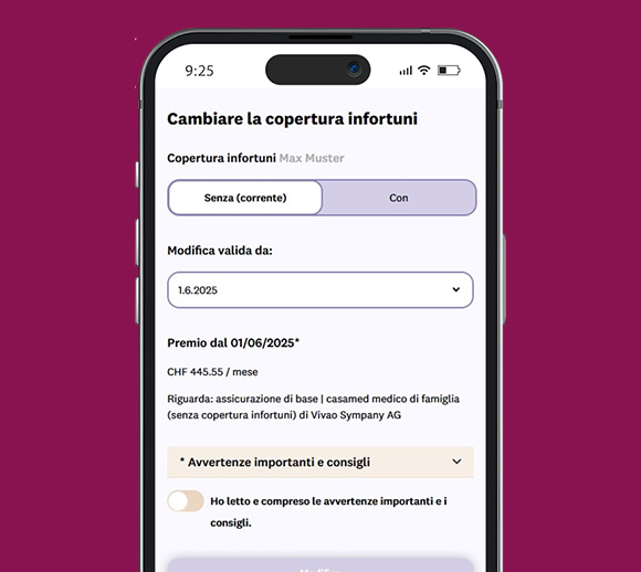 Smartphone con l'app mySympany aperta. Nella pagina visualizzata è possibile modificare la copertura infortuni.