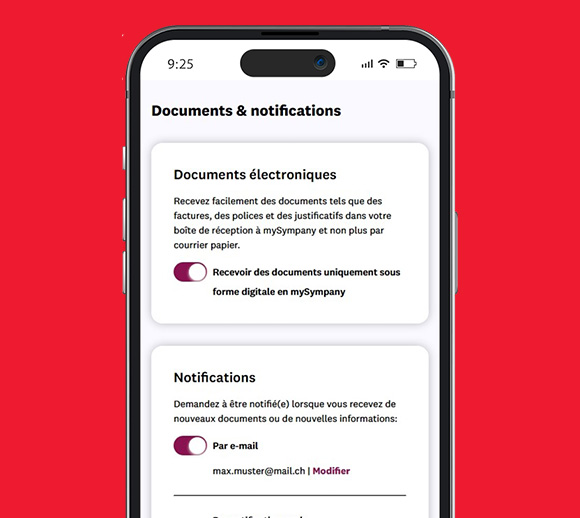 Smartphone avec l'application mySympany ouverte. Les paramètres sont visibles via les notifications et les documents numériques.