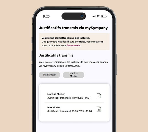 Smartphone avec l'application mySympany ouverte. Les justificatifs peuvent être soumis sur la page indiquée.